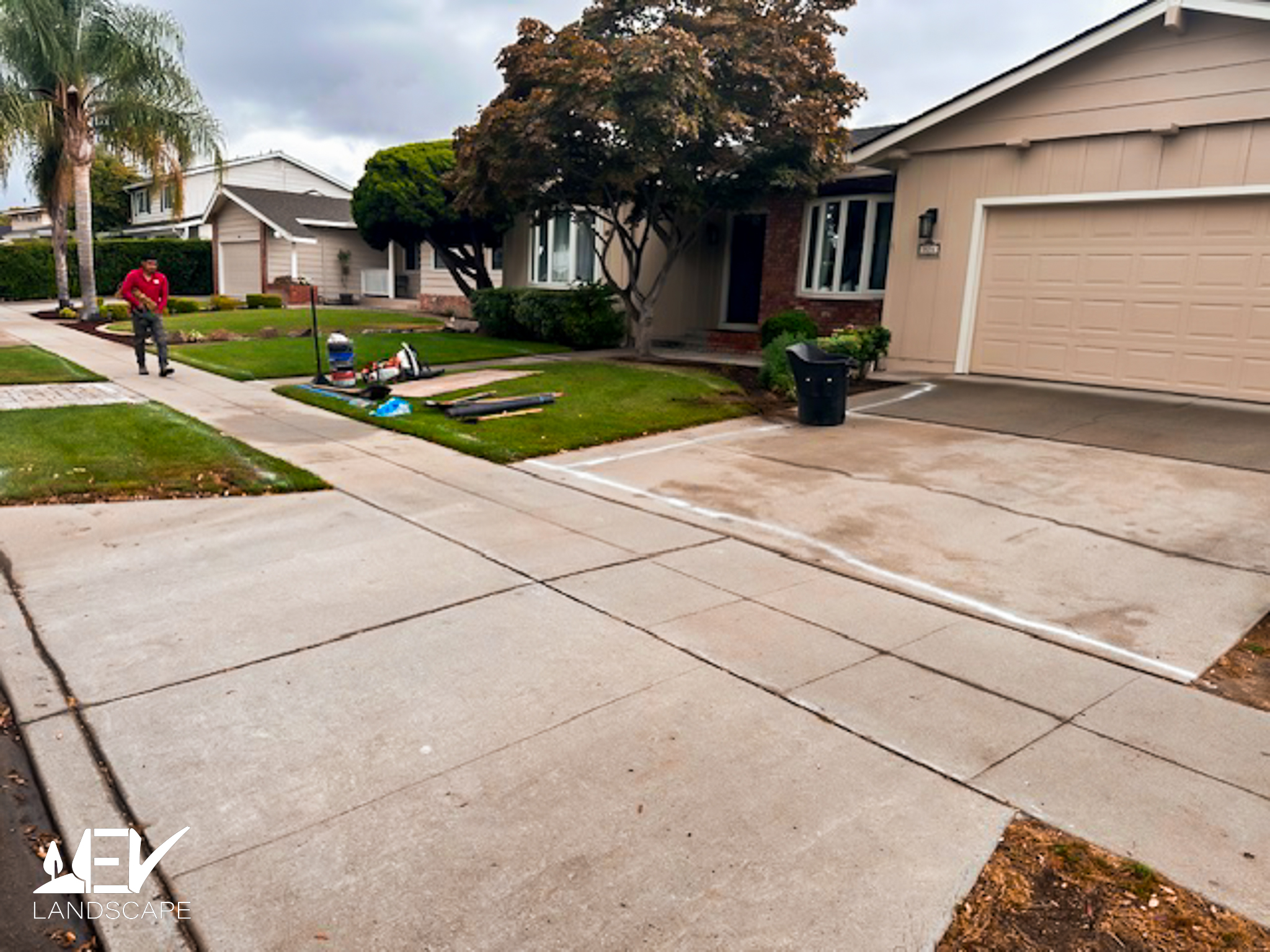 Estate-grade precision turf striping and manicured residential grounds